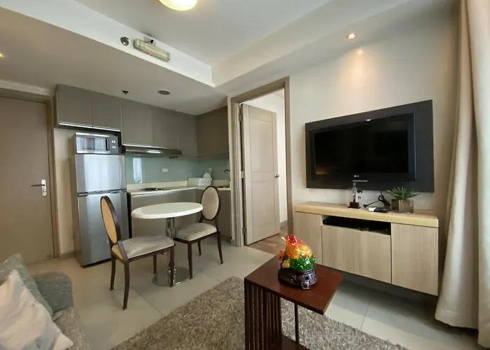 Makati 1br High Floor Apartment *