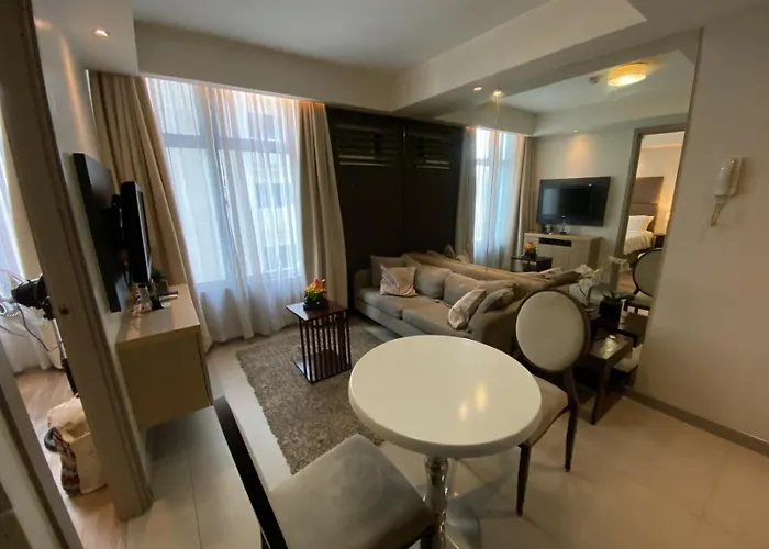 Makati 1br High Floor Apartment *